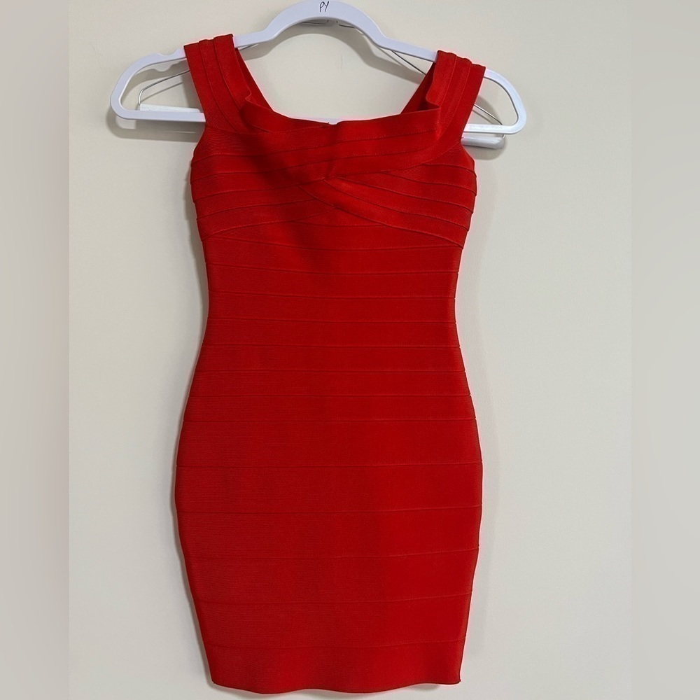 - KatieJ NYC Body Con Dress. In PERFECT Like New Condition. Size L